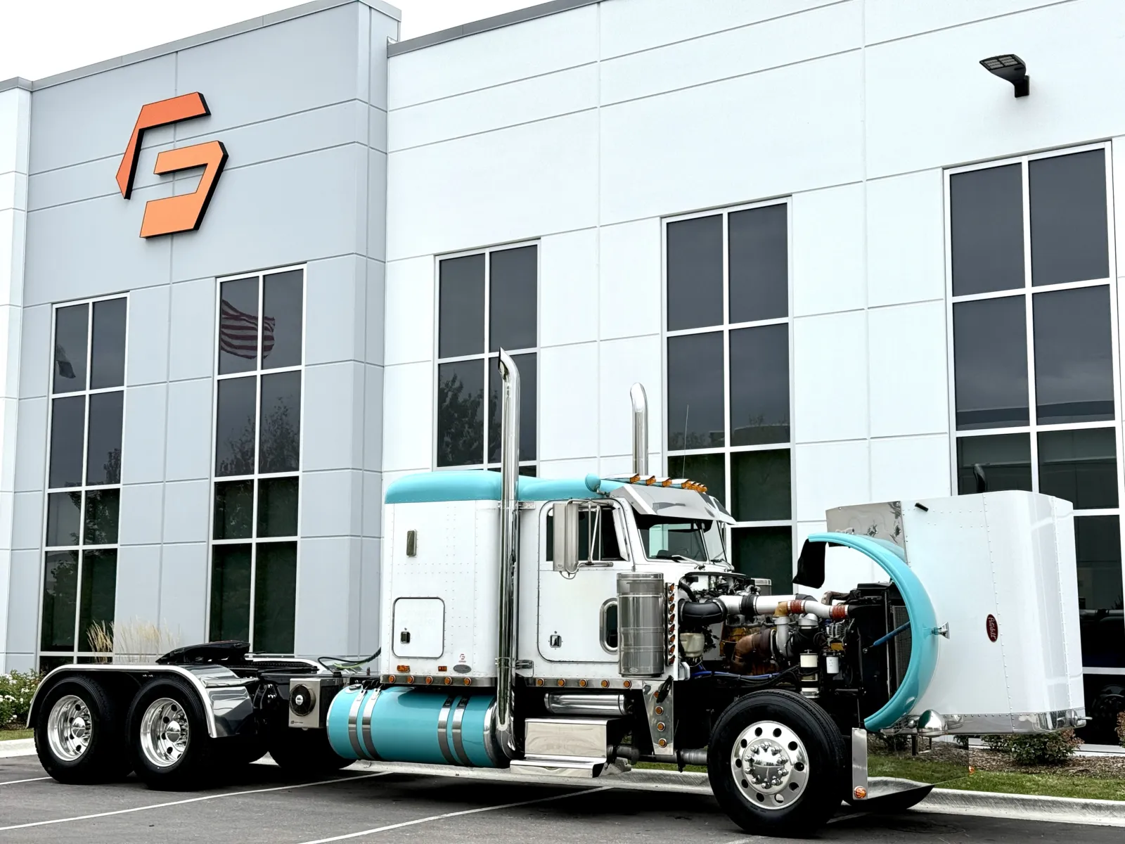 2000 Peterbilt - image 9