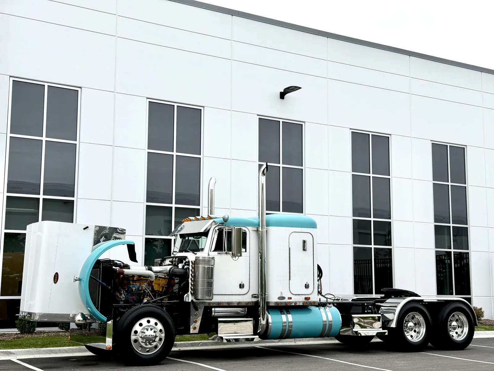 2000 Peterbilt - image 10