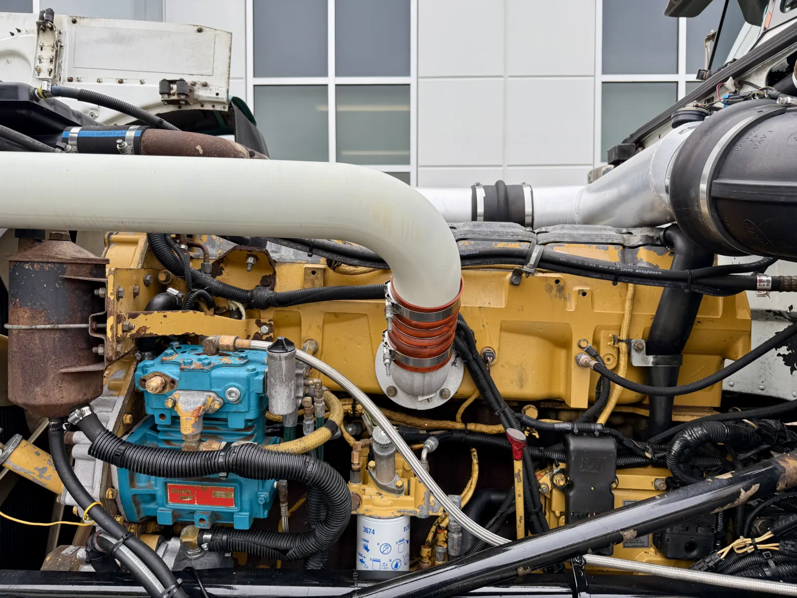 2000 Peterbilt - image 12