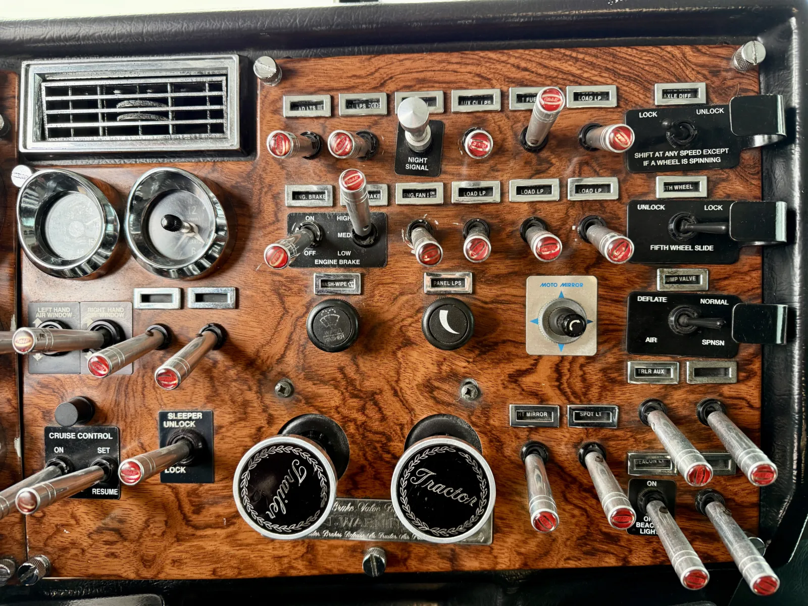 2000 Peterbilt - image 18