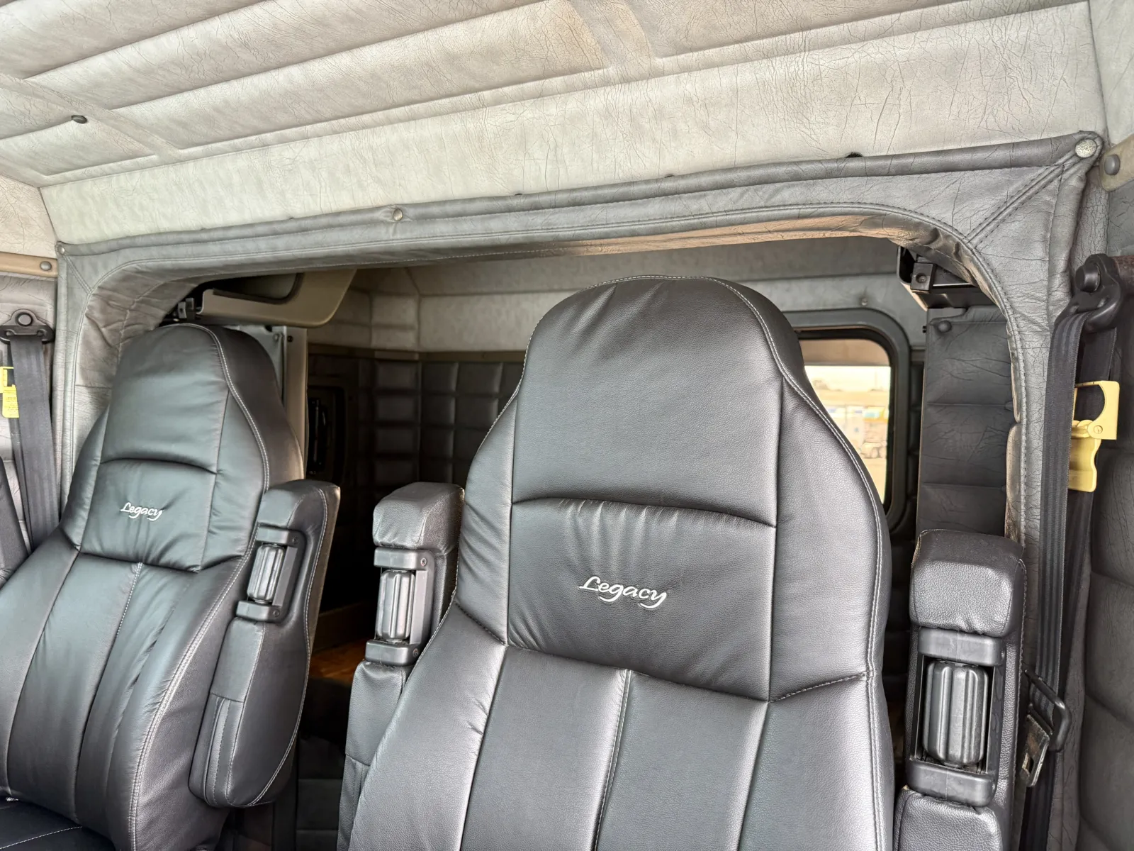 2000 Peterbilt - image 20