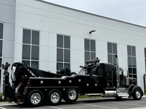 More photos of 2017 KENWORTH W900 at Forge Truck Centers - Illinois, IL