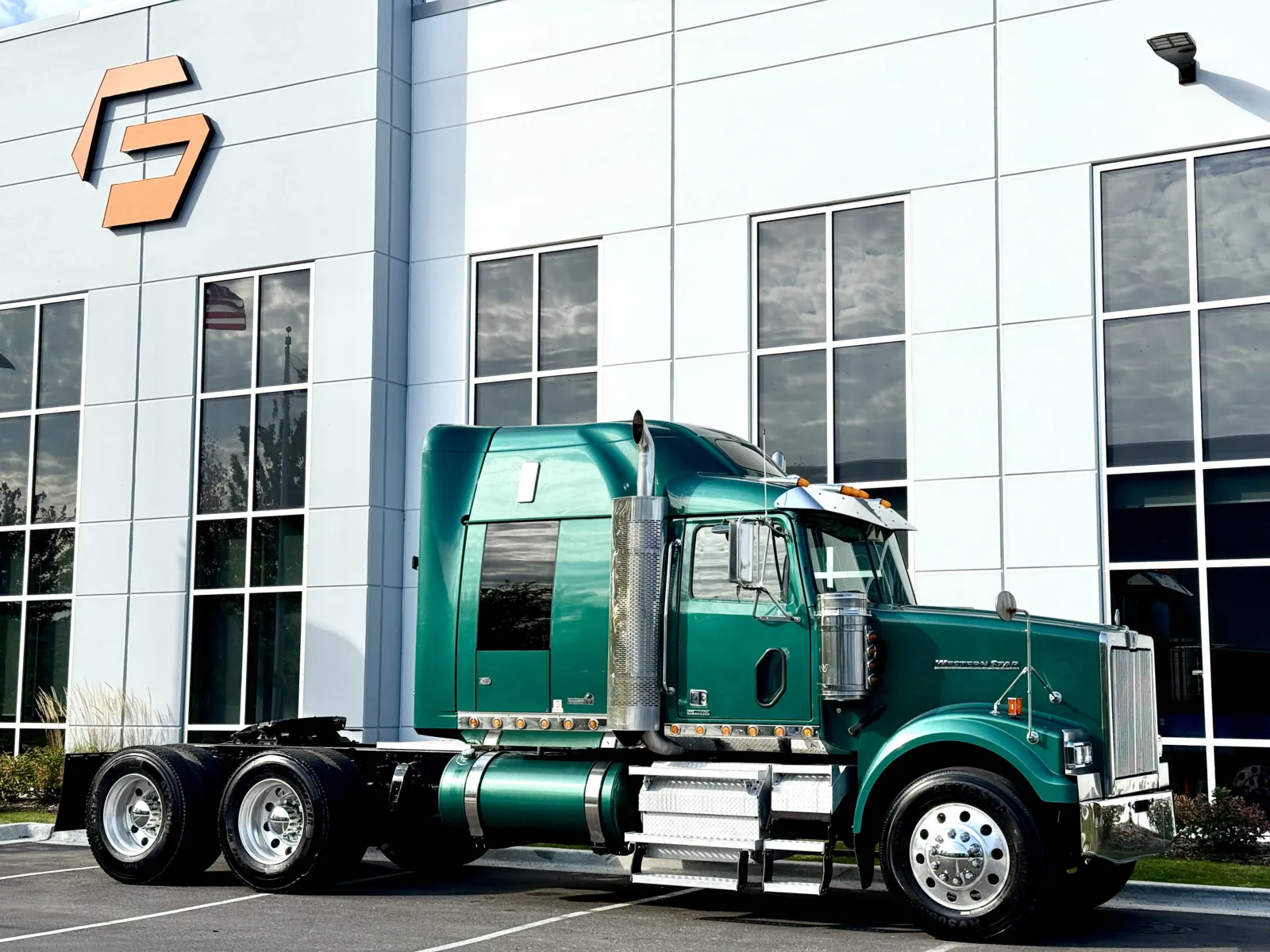 2014 Western Star 4900 - image 2