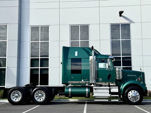 Another view of 2014 WESTERN STAR 4900 for sale in New Lenox, IL at Forge Truck Centers - Illinois