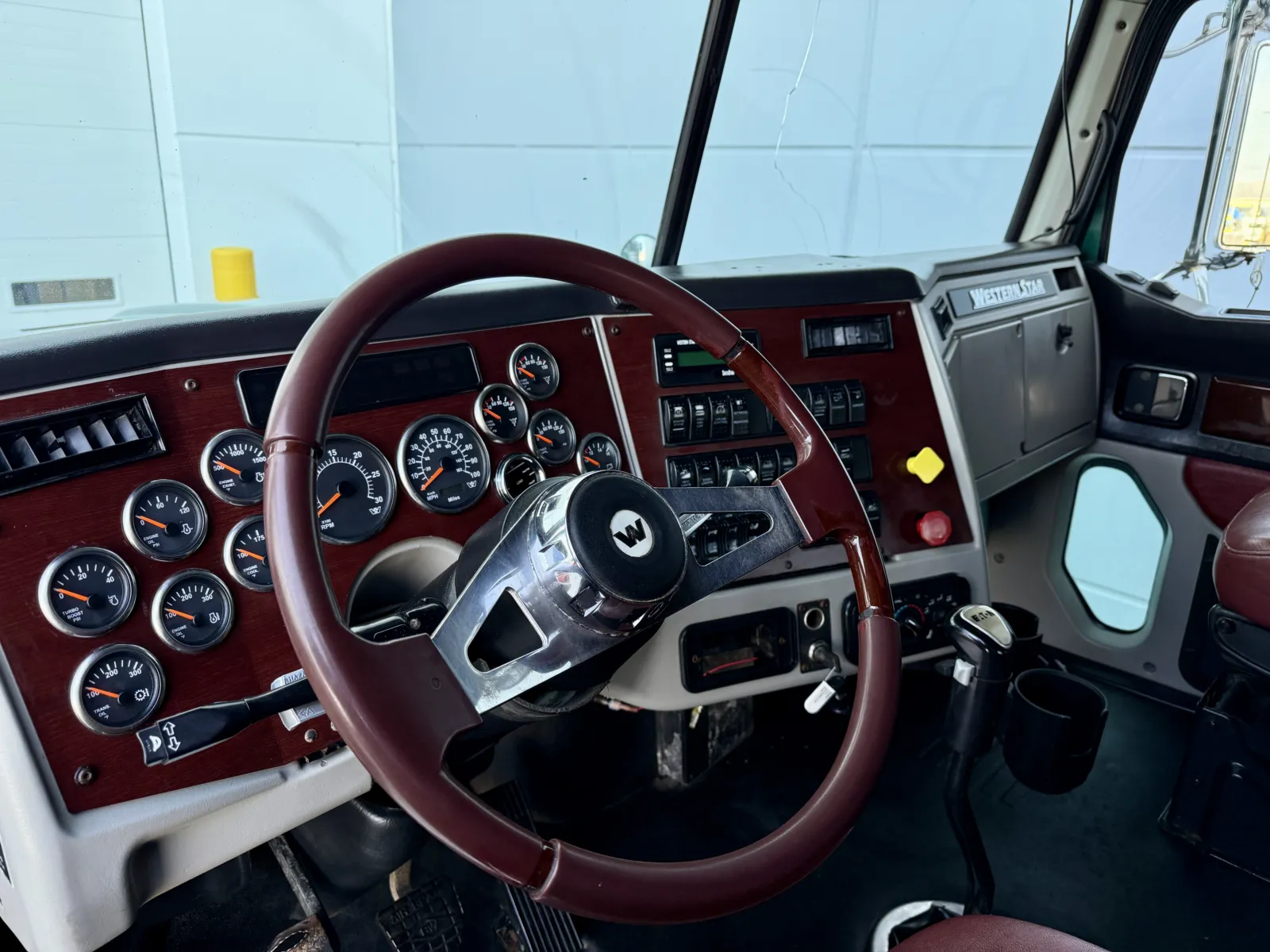 2014 Western Star 4900 - image 15