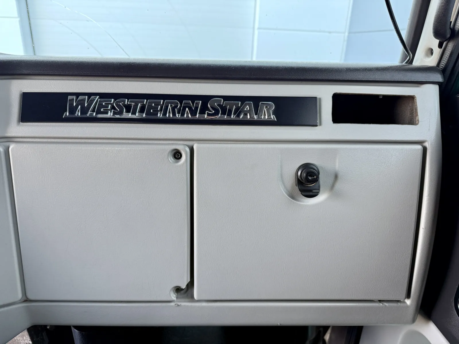 2014 Western Star 4900 - image 19