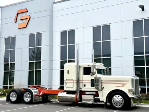 Photos of 2018 PETERBILT 389 for sale in New Lenox, IL at Forge Truck Centers - Illinois