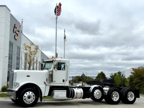 2020 PETERBILT 389 for sale in New Lenox, IL