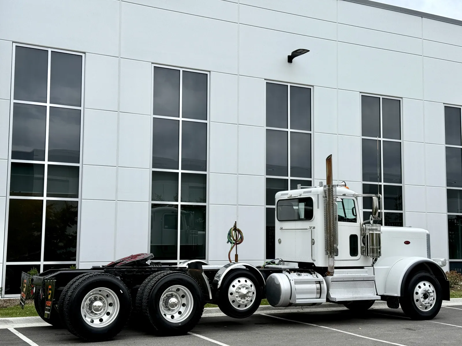 2020 Peterbilt 389 - image 5