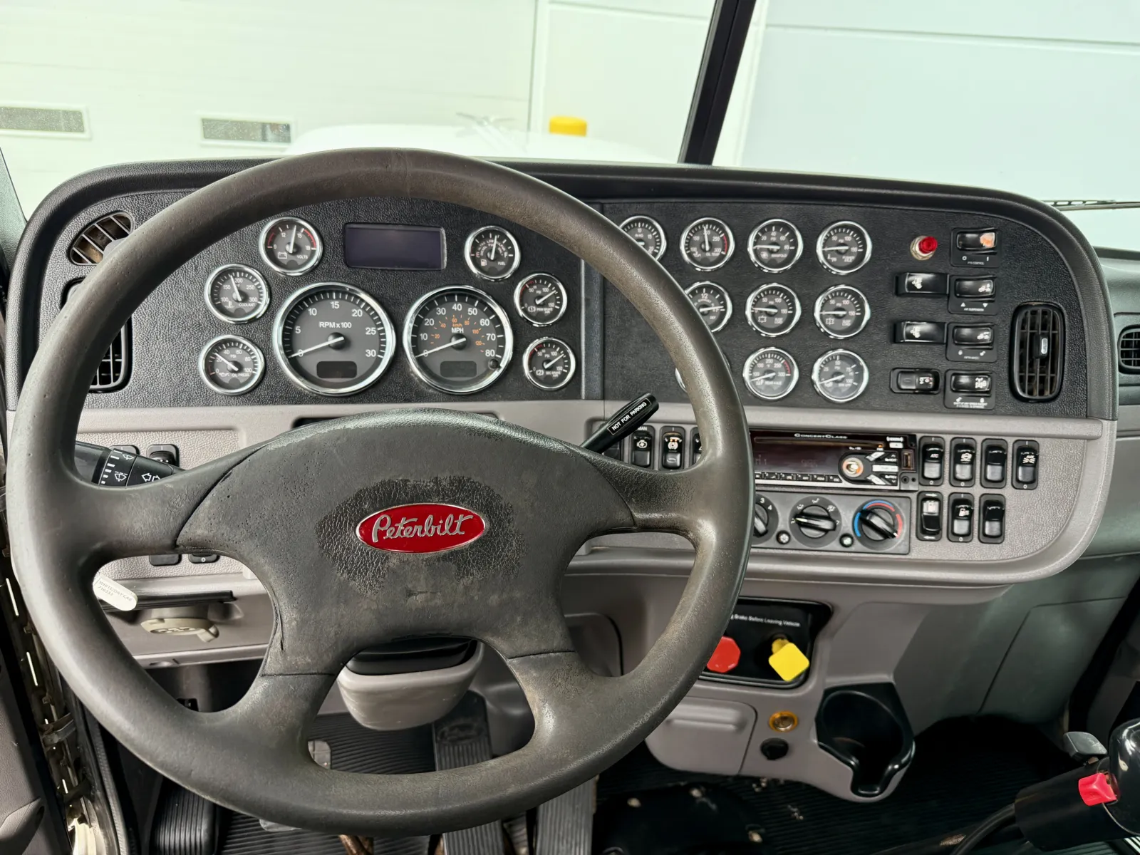 2020 Peterbilt 389 - image 16