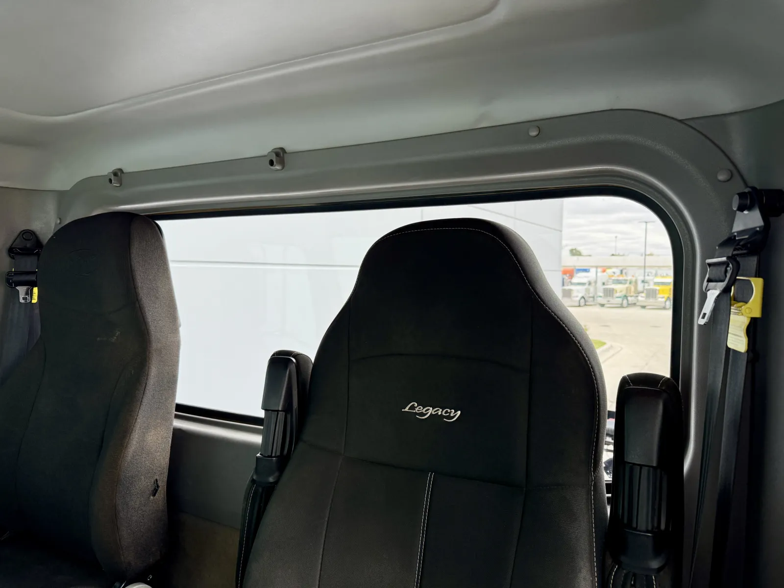 2020 Peterbilt 389 - image 19