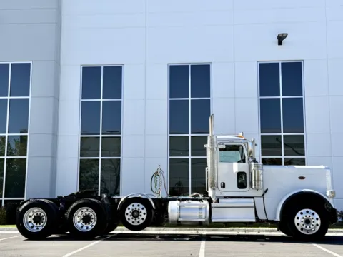 Another view of 2020 PETERBILT 389 for sale in New Lenox, IL at Forge Truck Centers - Illinois