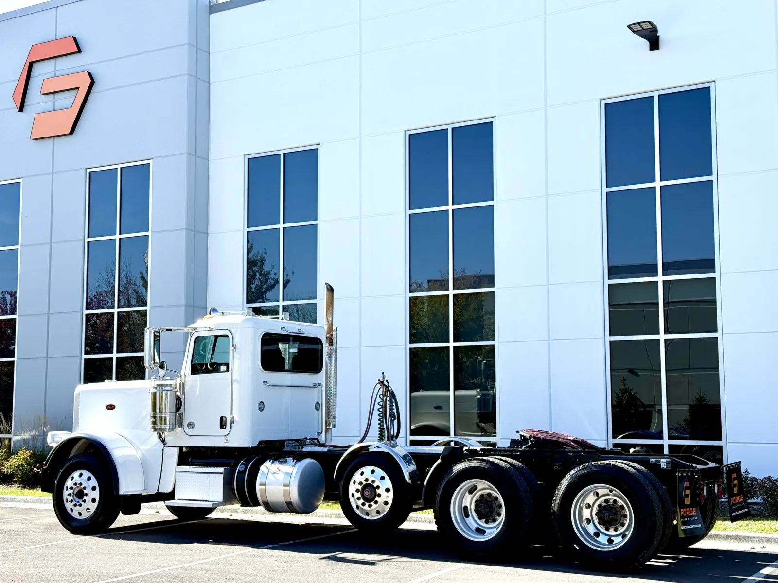 2020 Peterbilt 389 - image 6