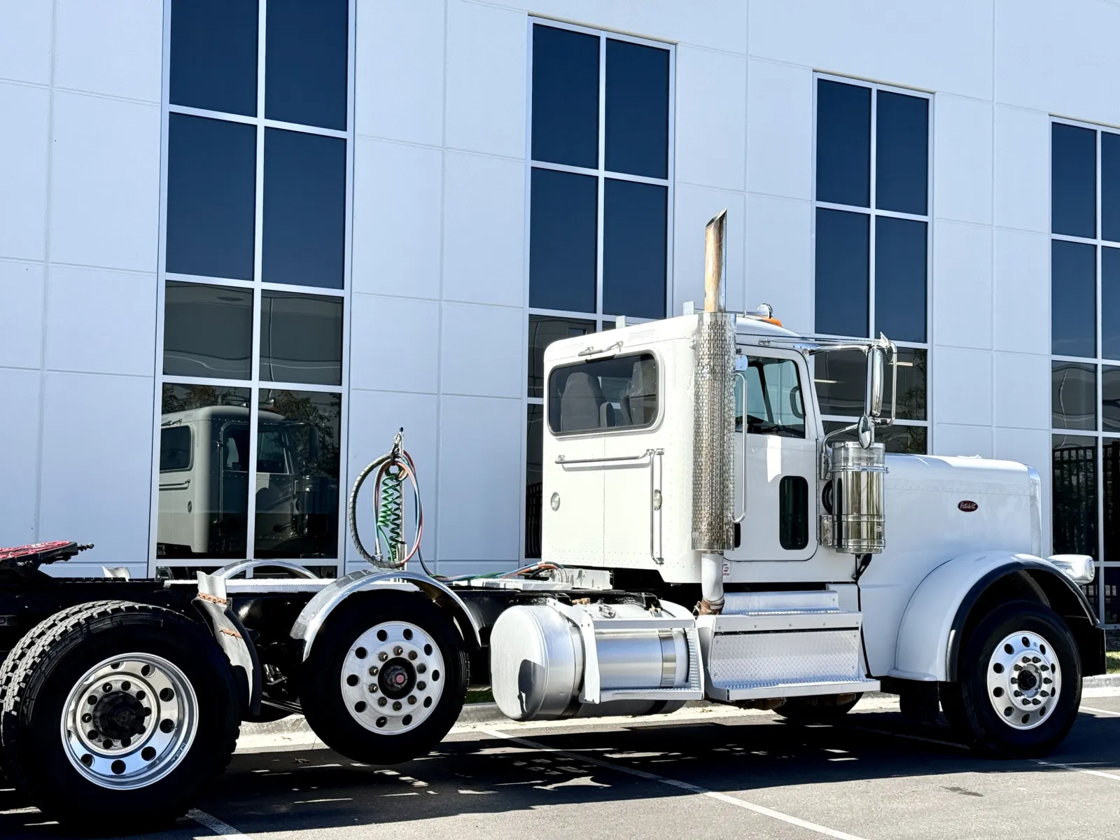 2020 Peterbilt 389 - image 7