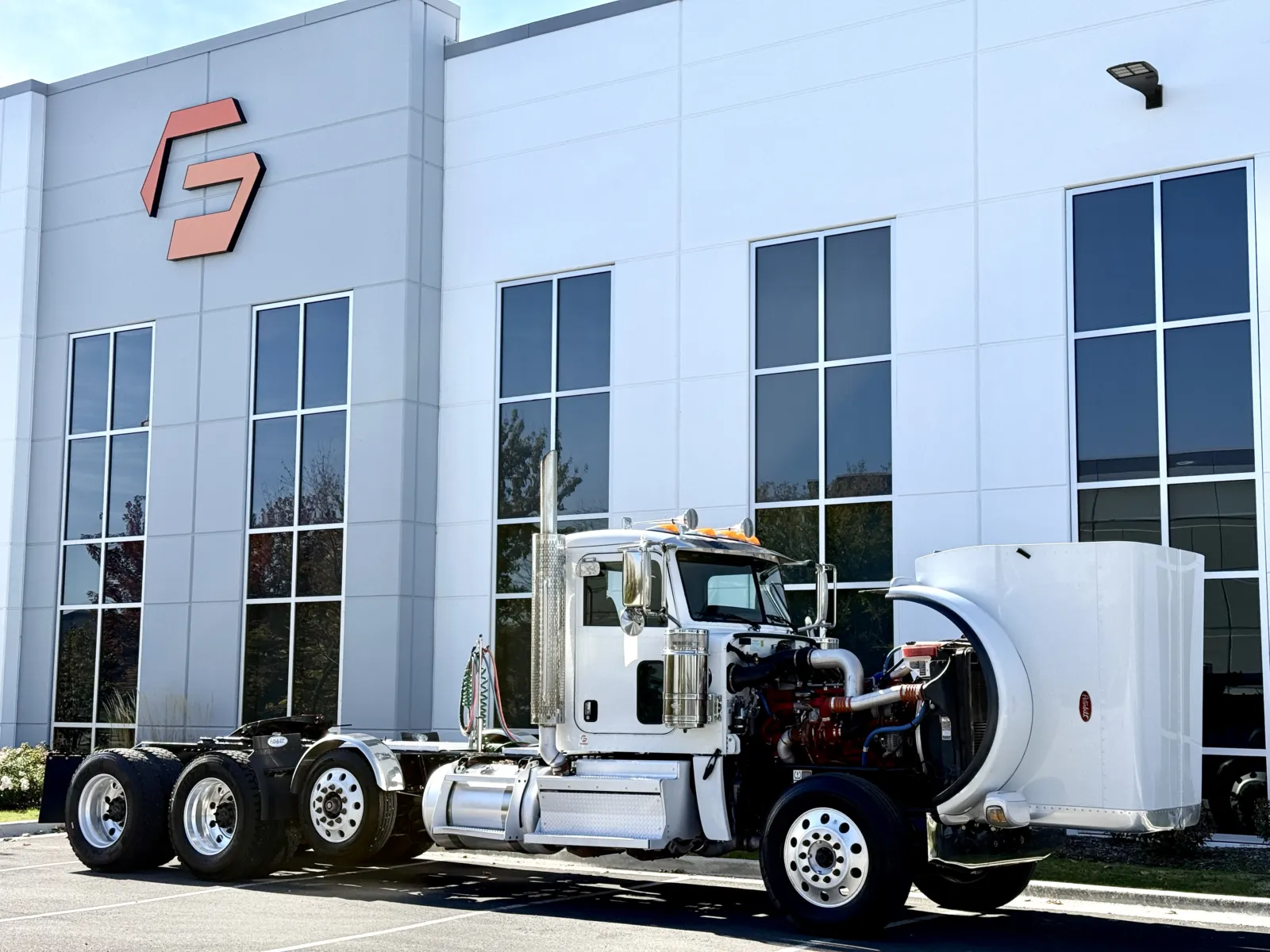 2020 Peterbilt 389 - image 9