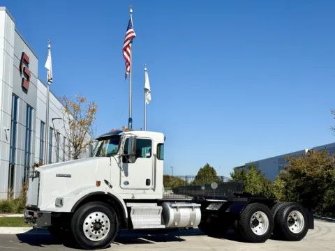 2019 KENWORTH T800 for sale in New Lenox, IL