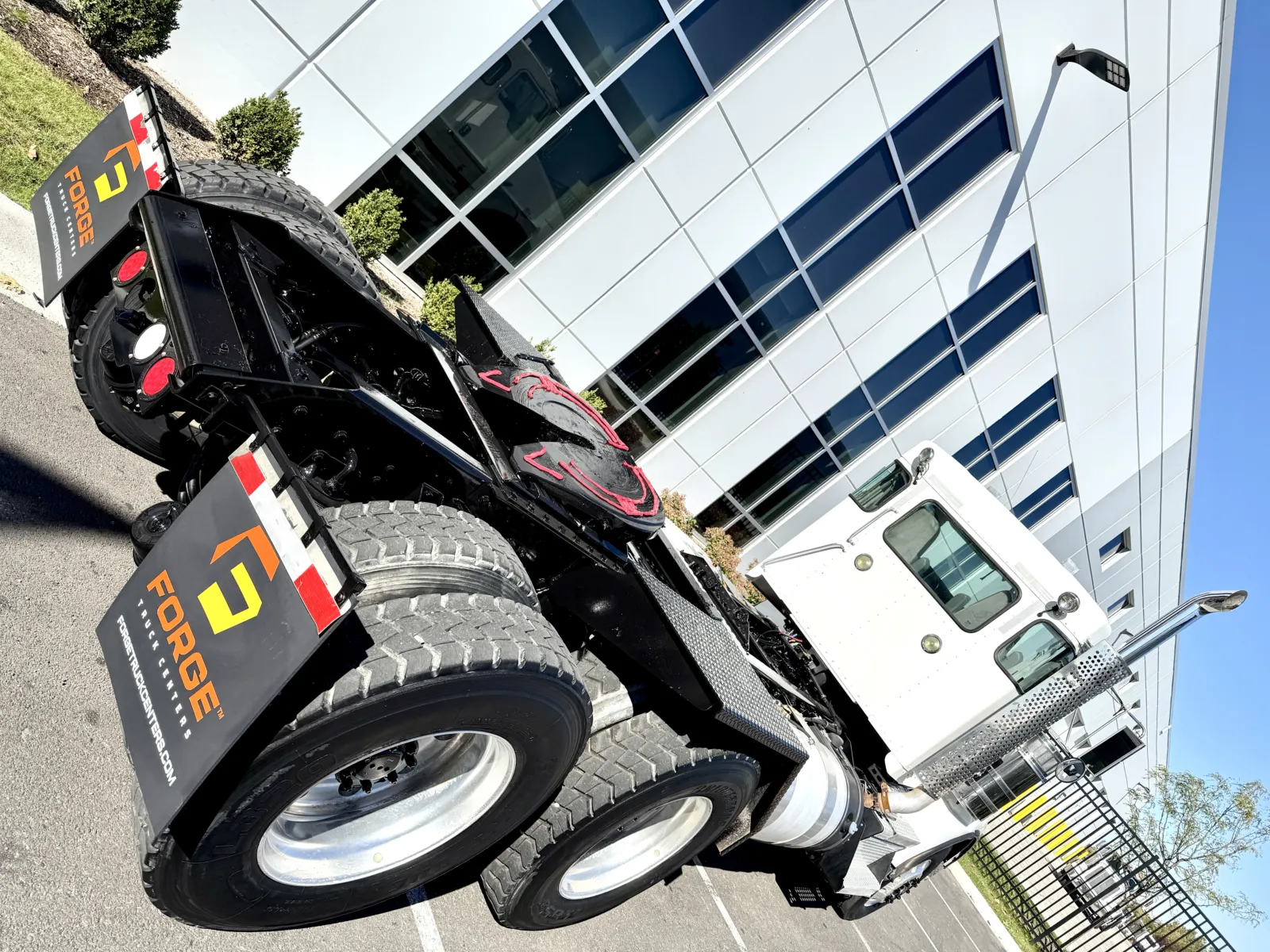 2019 Kenworth T800 - image 11