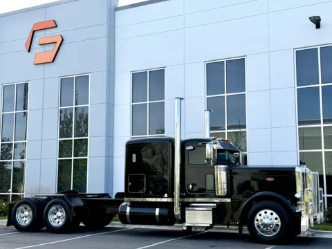 Photos of 2016 PETERBILT 389 for sale in New Lenox, IL at Forge Truck Centers - Illinois