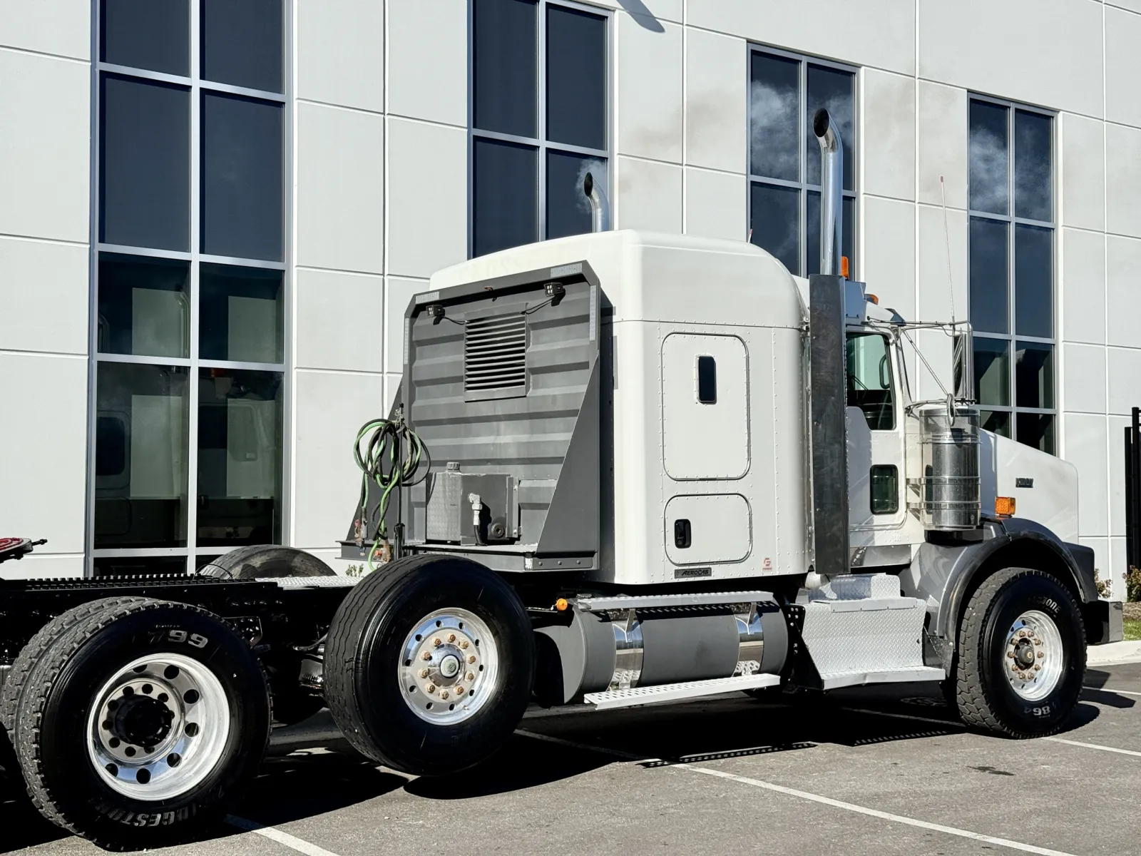 2012 Kenworth T800 - image 7