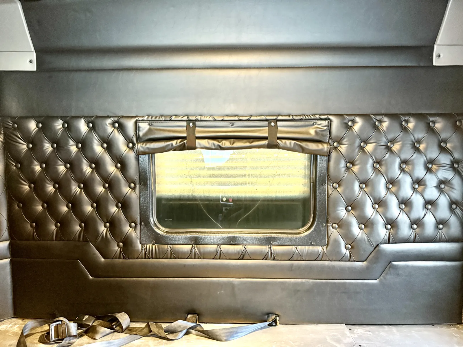 2012 Kenworth T800 - image 23