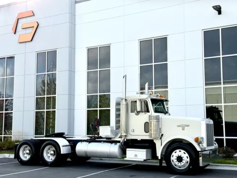 Photos of 2000 PETERBILT 378 for sale in New Lenox, IL at Forge Truck Centers - Illinois