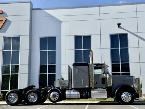 Another view of 2014 PETERBILT 388 for sale in New Lenox, IL at Forge Truck Centers - Illinois
