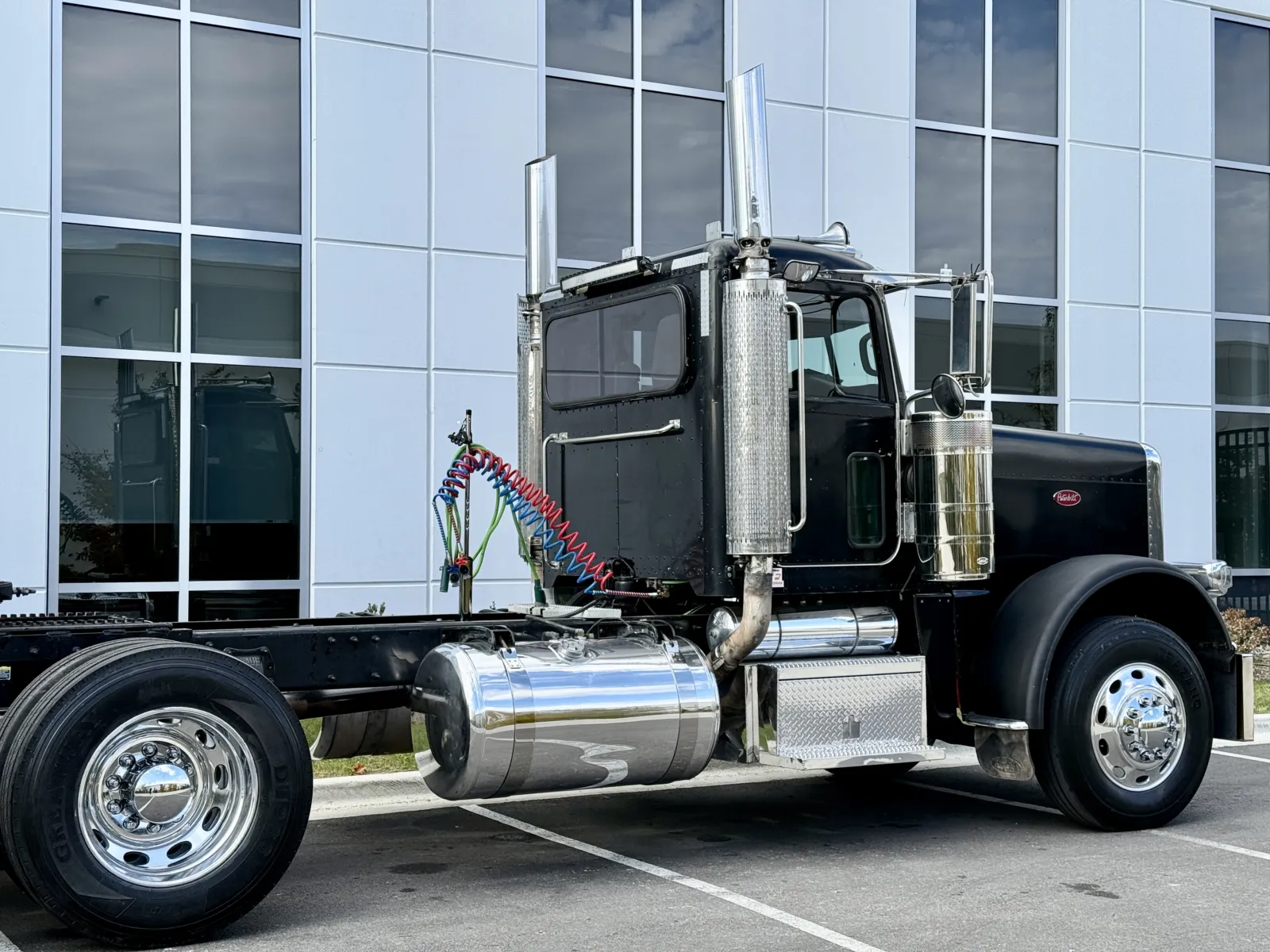 2010 Peterbilt - image 7