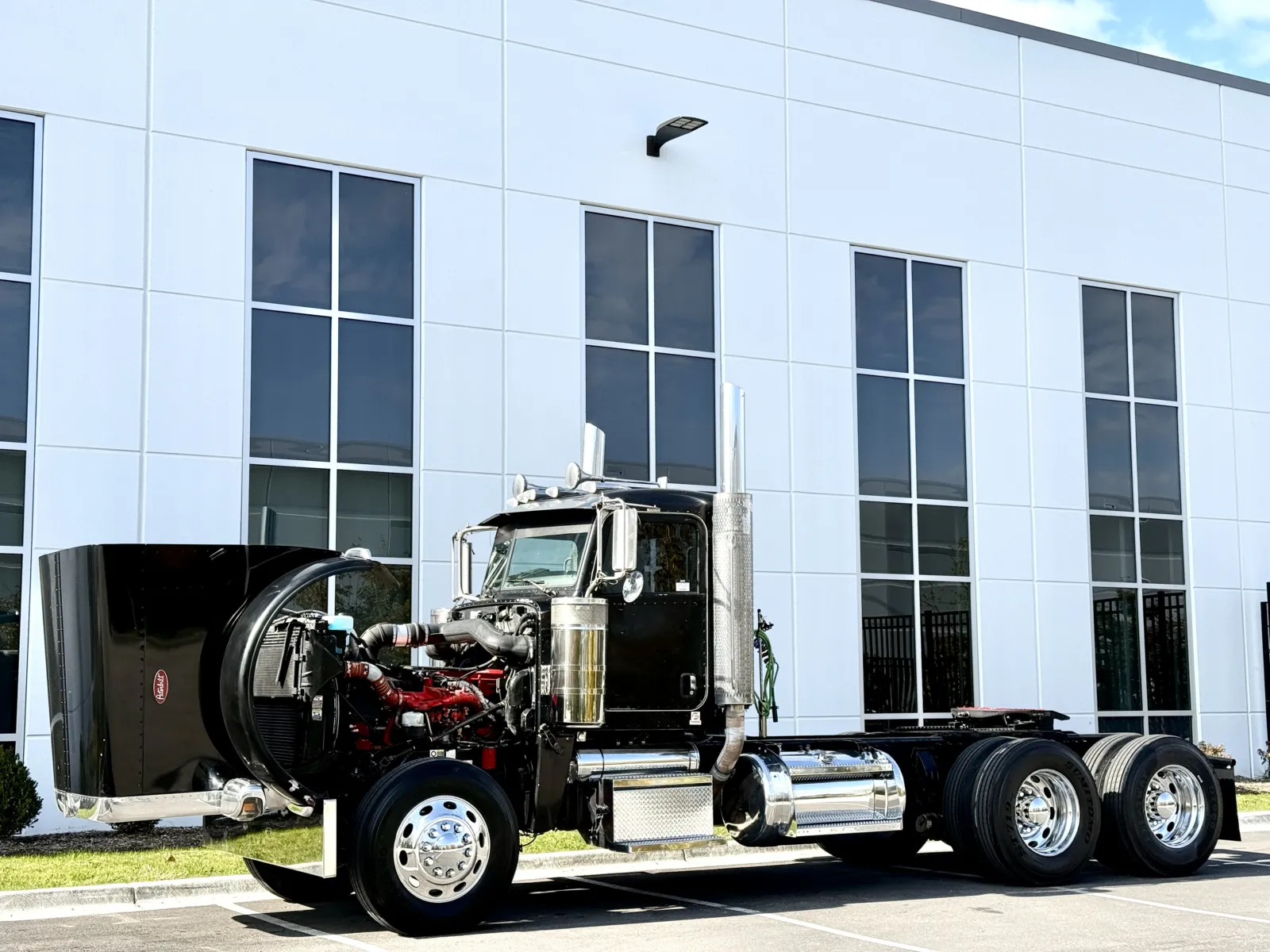 2010 Peterbilt - image 10