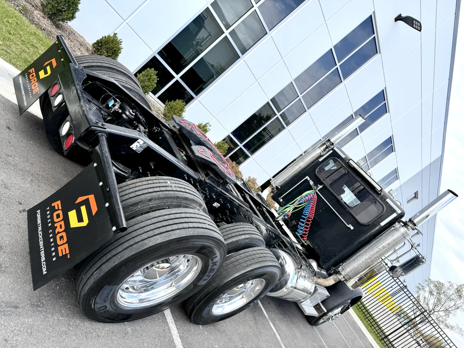 2010 Peterbilt - image 11