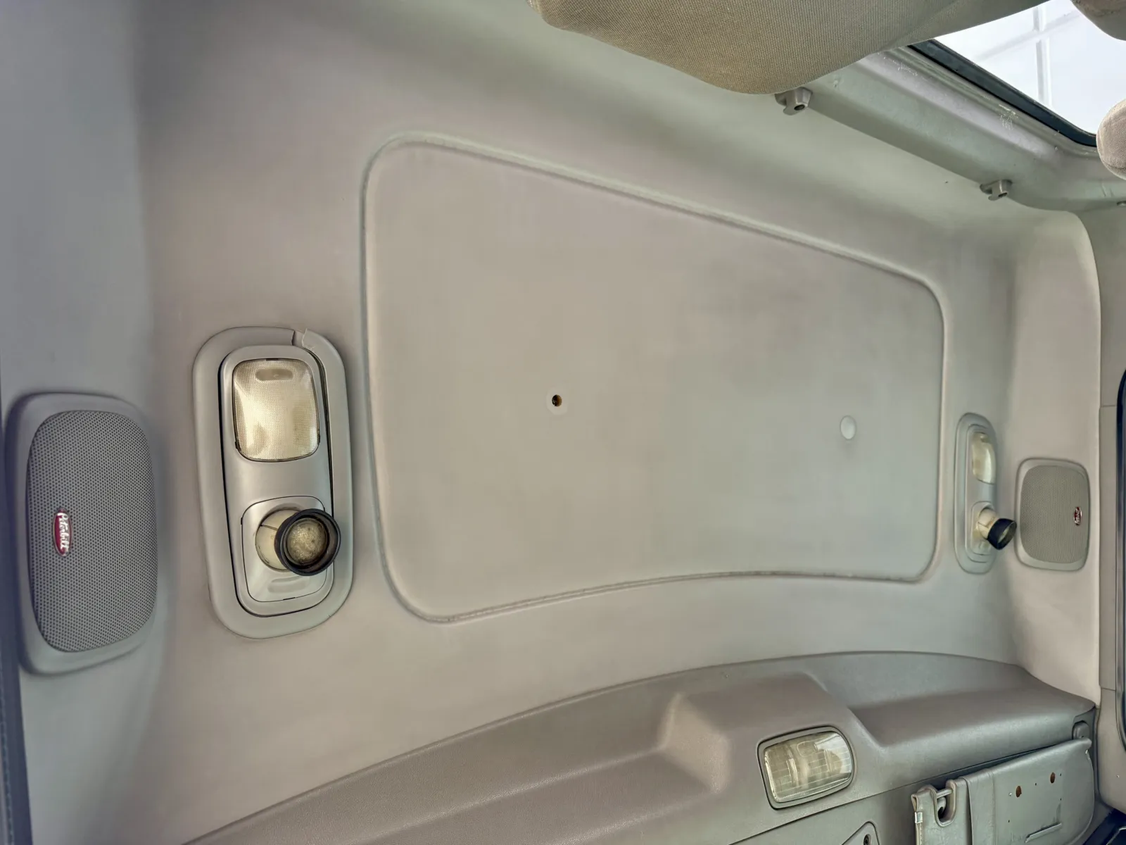 2010 Peterbilt - image 21