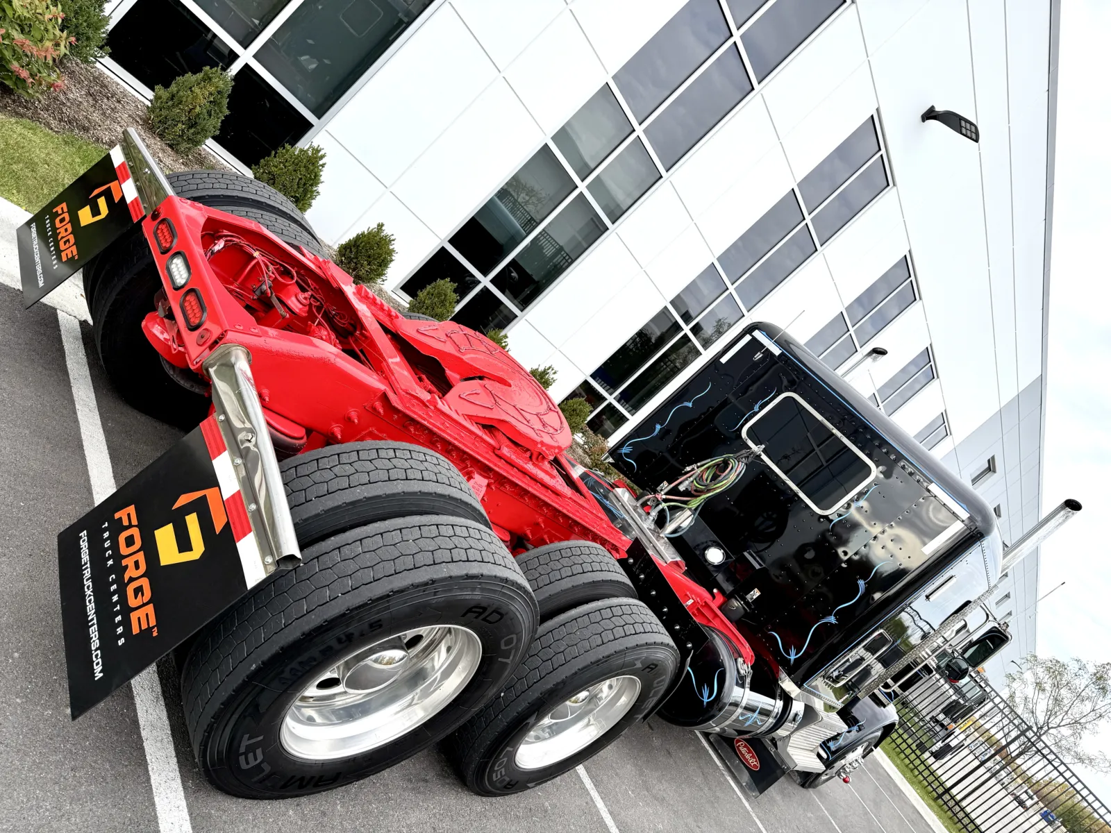 2021 Peterbilt 389 - image 11