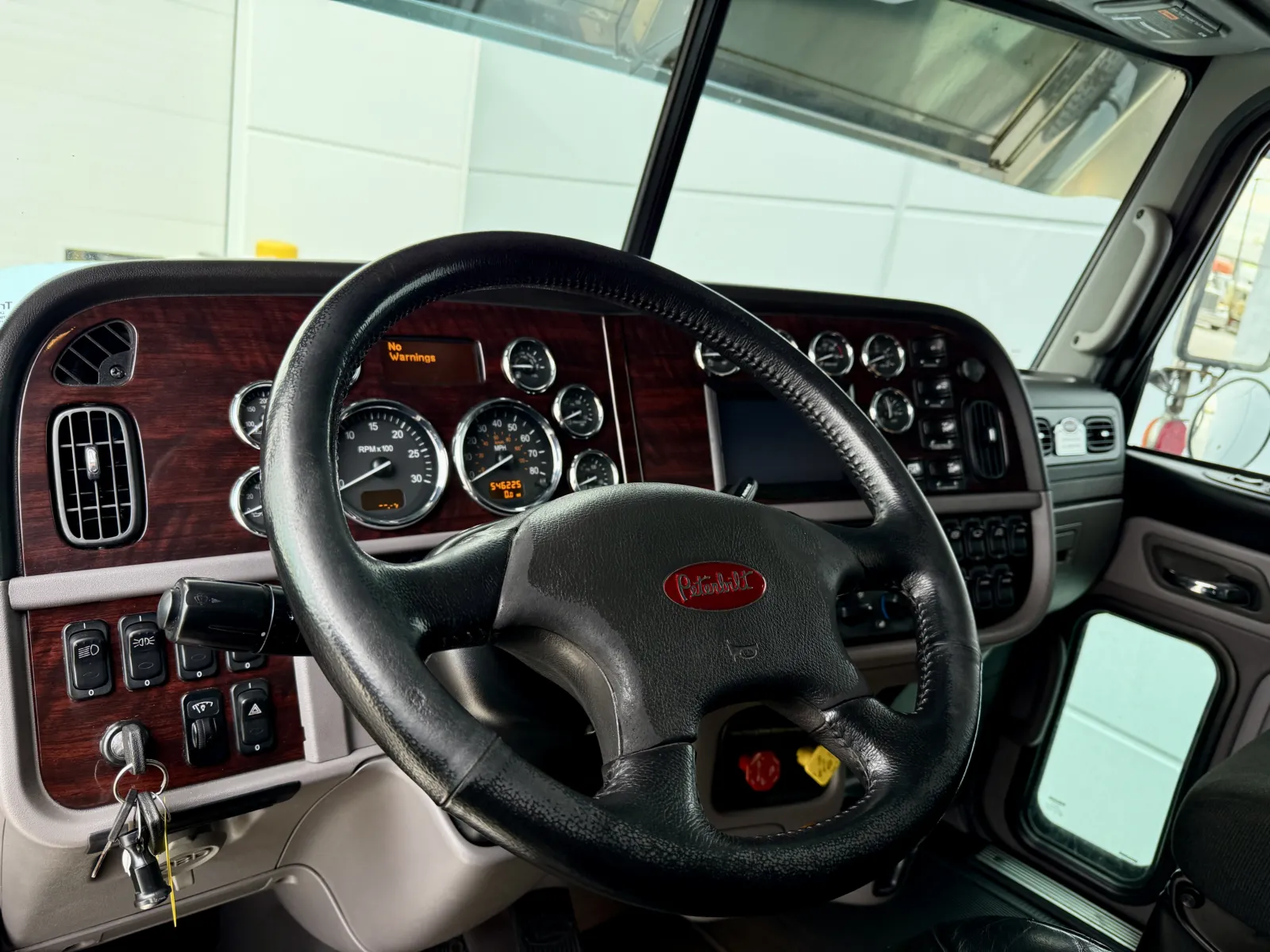 2021 Peterbilt 389 - image 15