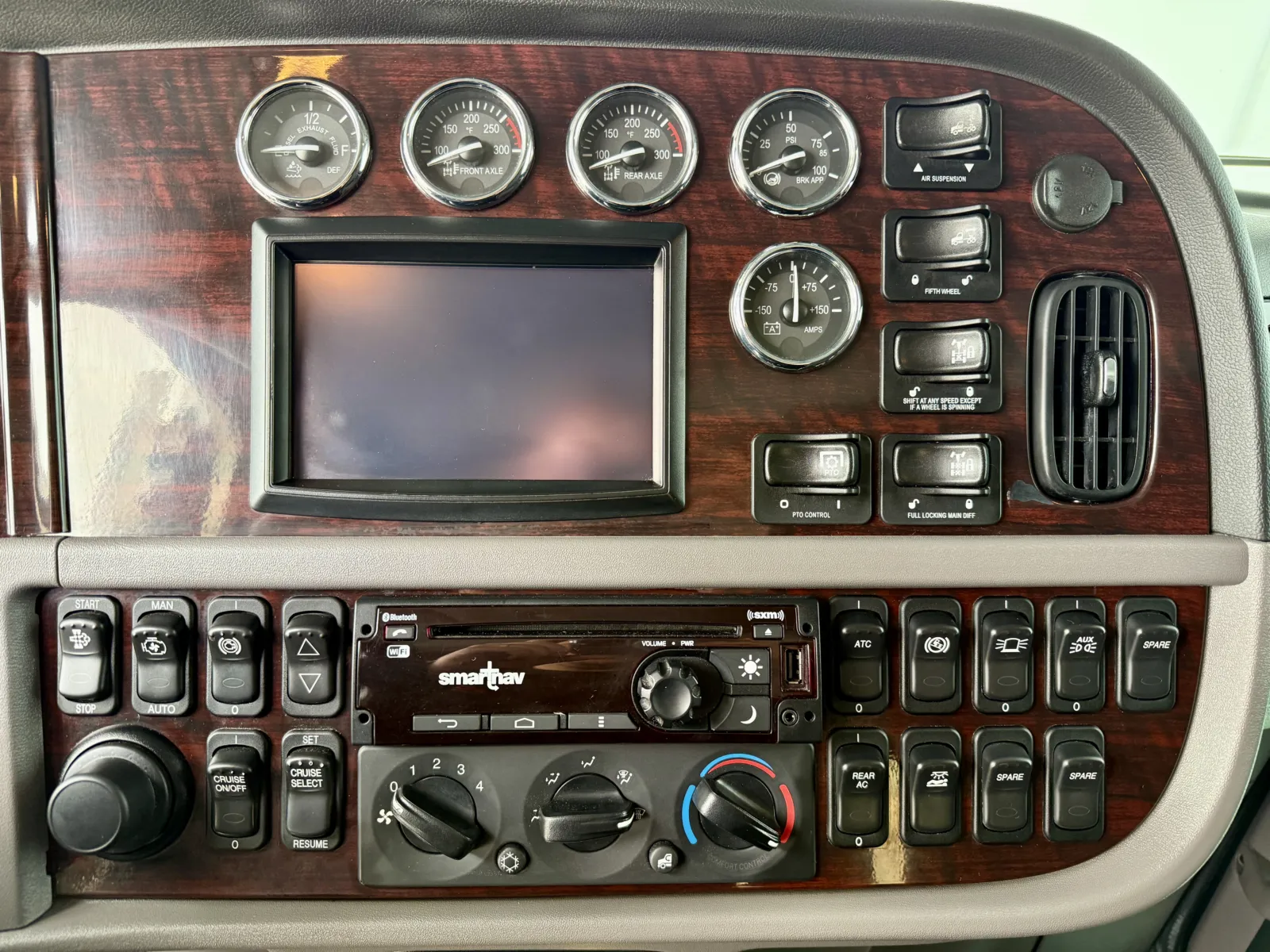 2021 Peterbilt 389 - image 18