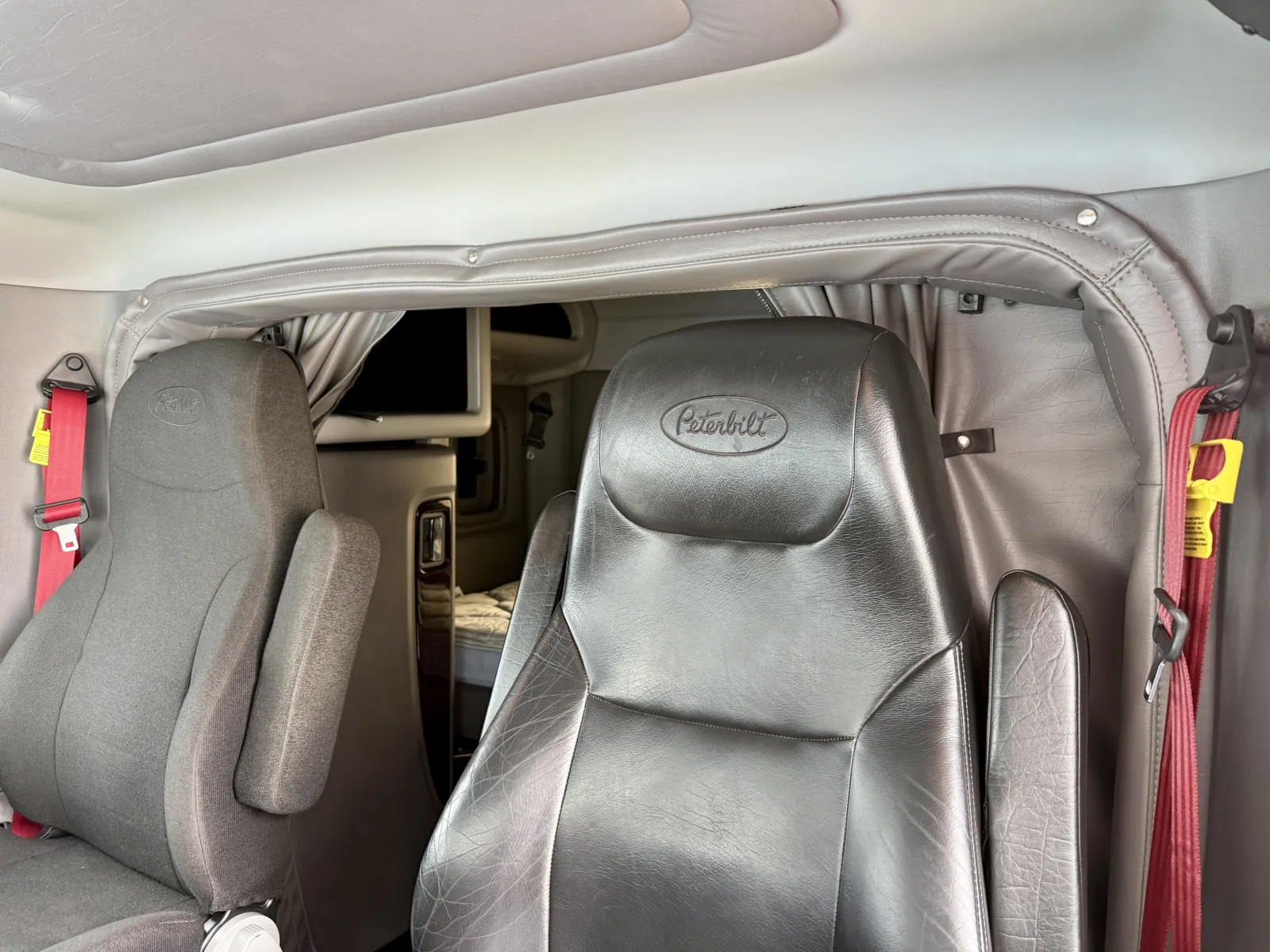 2021 Peterbilt 389 - image 20