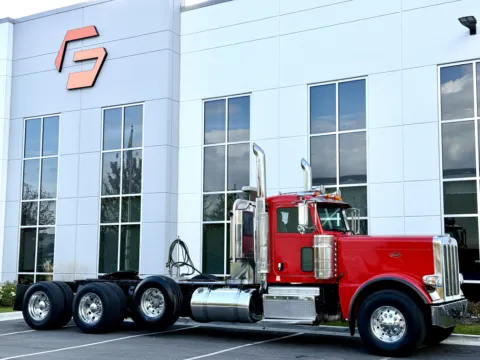 Photos of 2015 PETERBILT 389 for sale in New Lenox, IL at Forge Truck Centers - Illinois