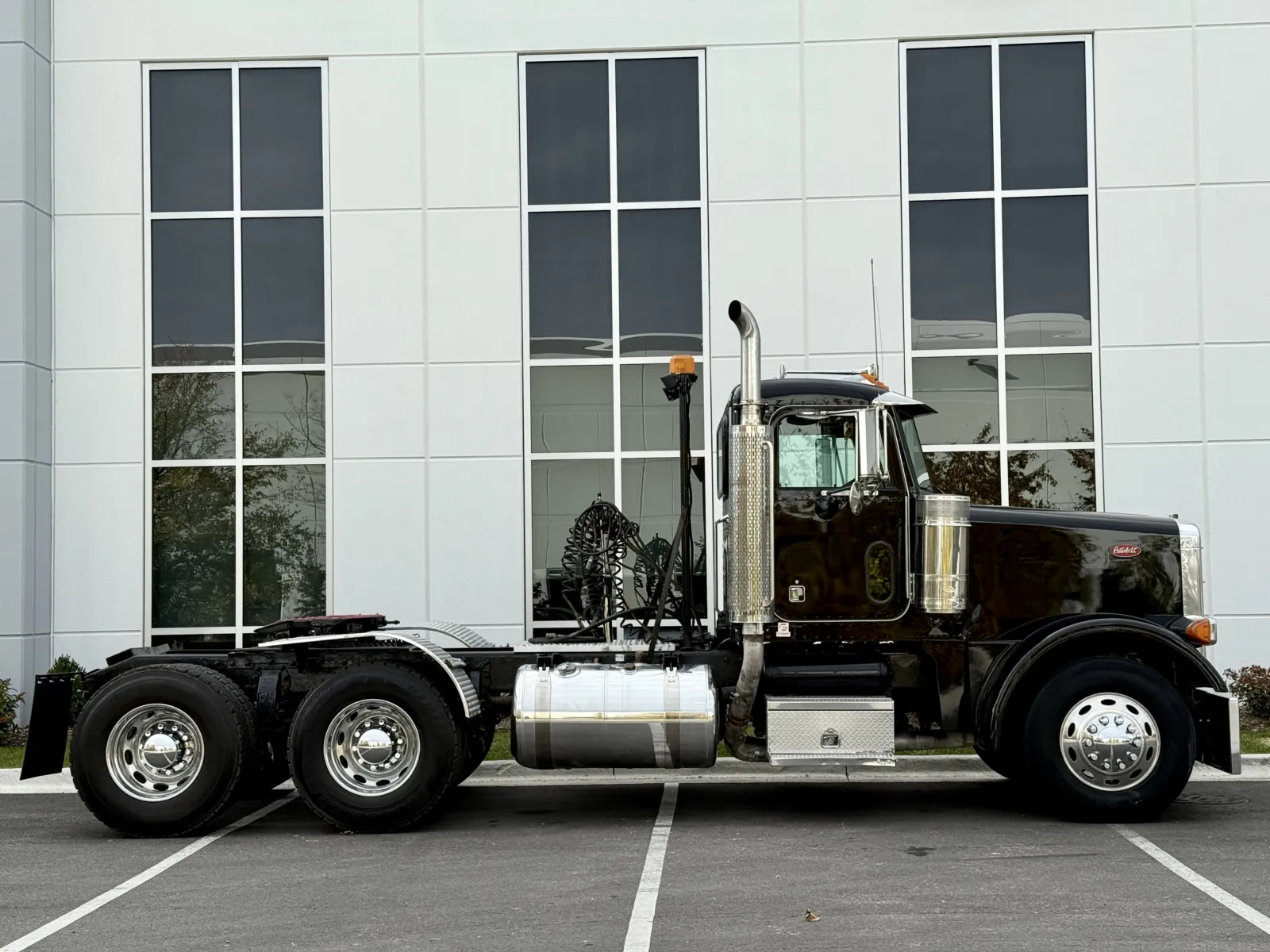 2000 Peterbilt - image 3