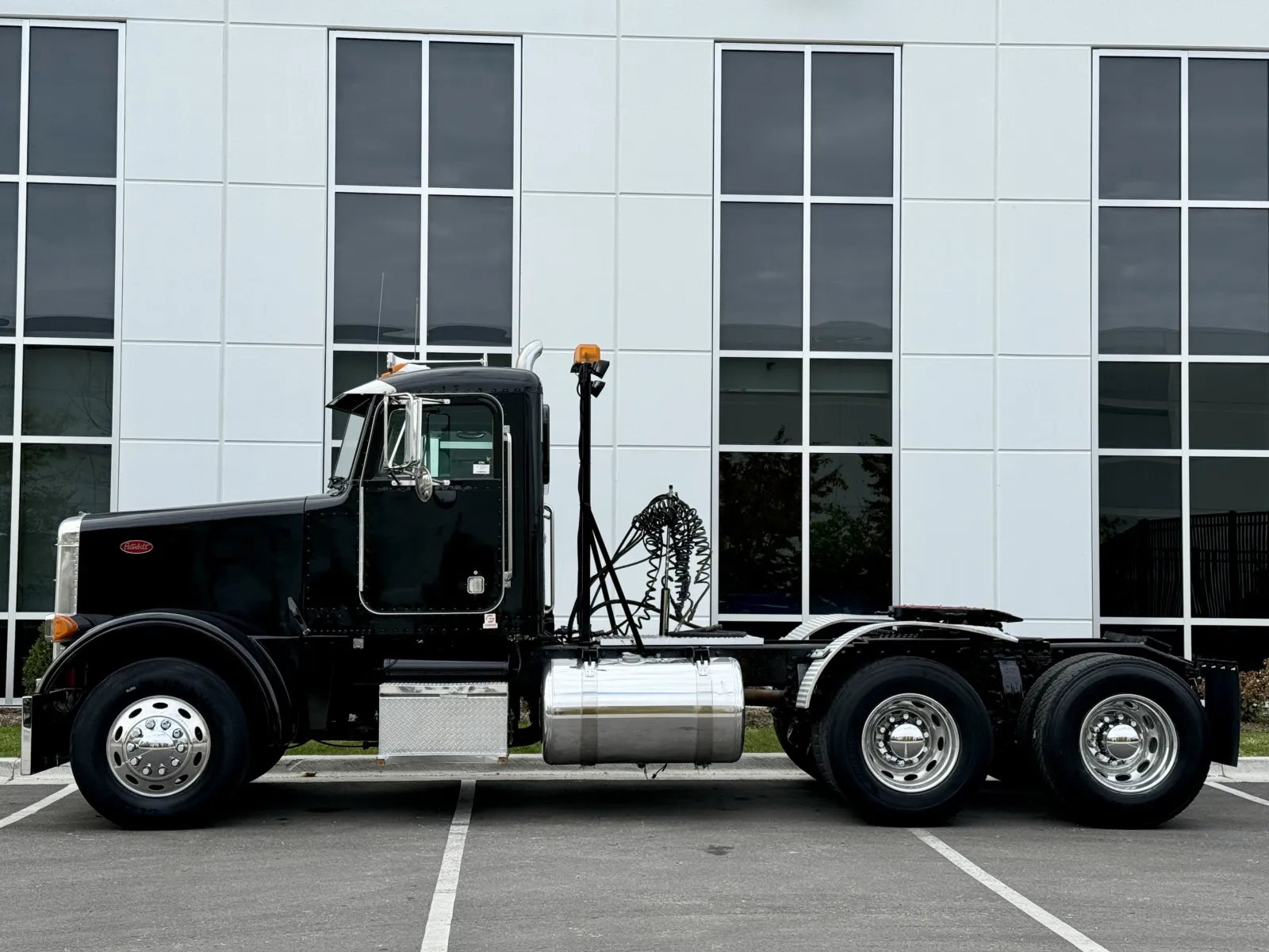 2000 Peterbilt - image 4