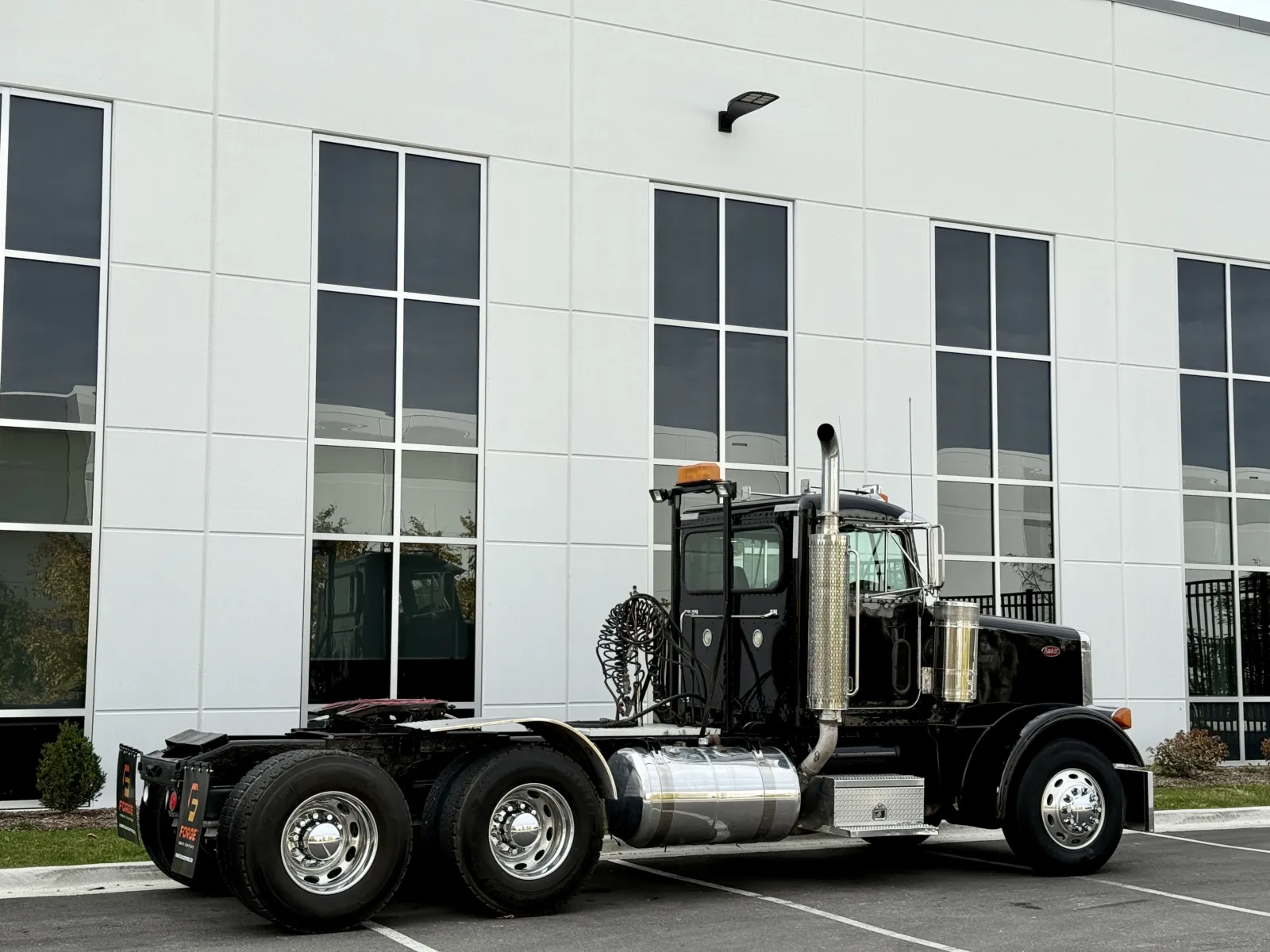 2000 Peterbilt - image 5