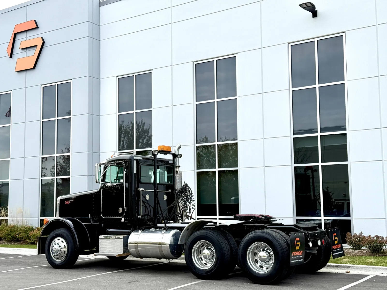 2000 Peterbilt - image 6