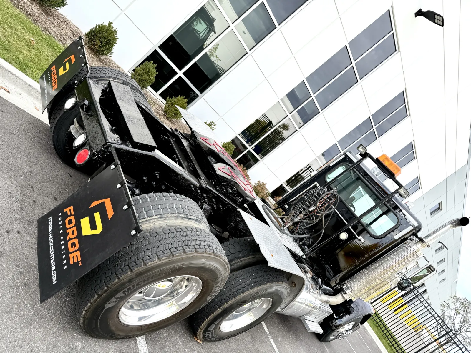 2000 Peterbilt - image 11