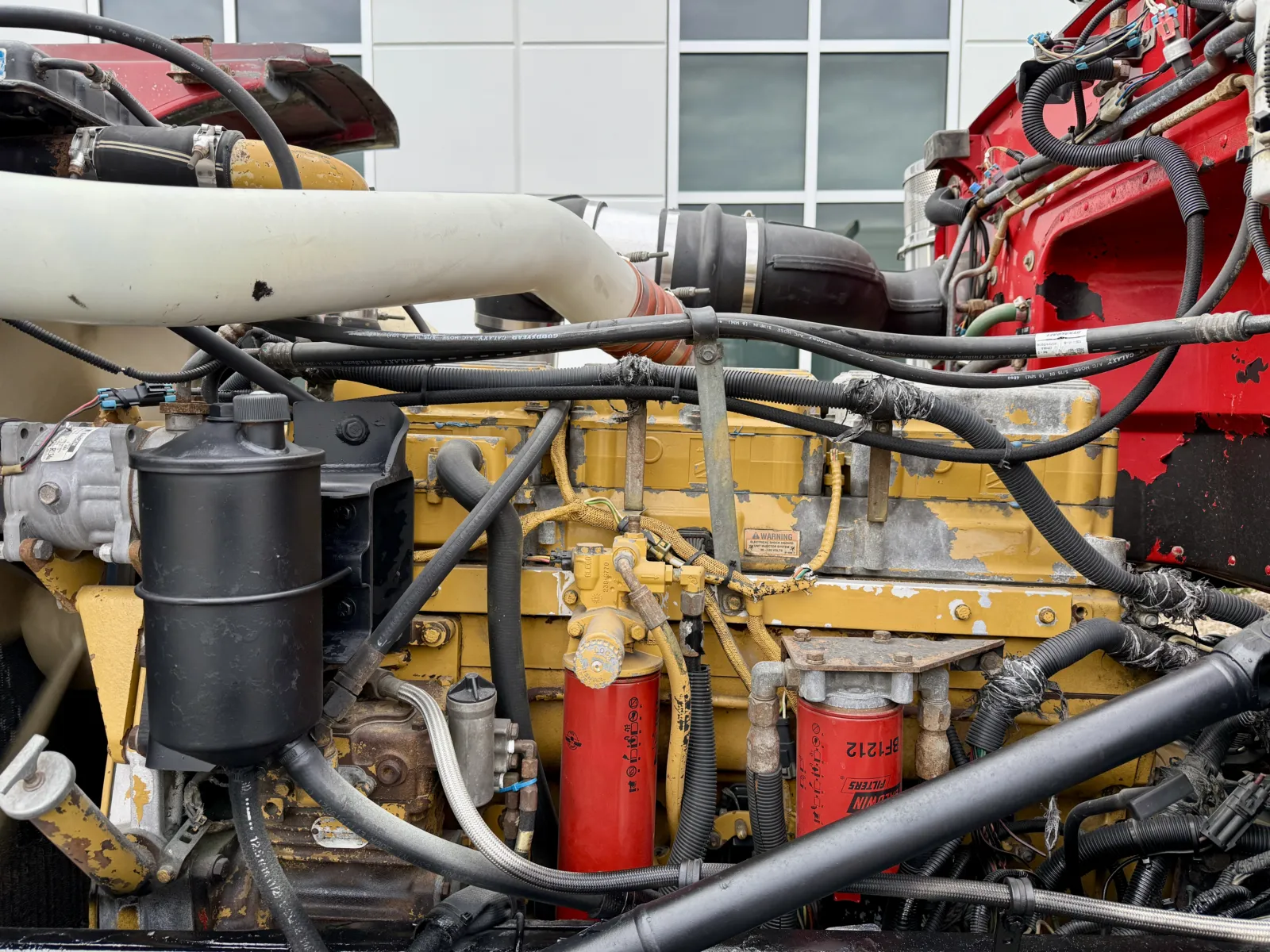 2000 Peterbilt - image 12