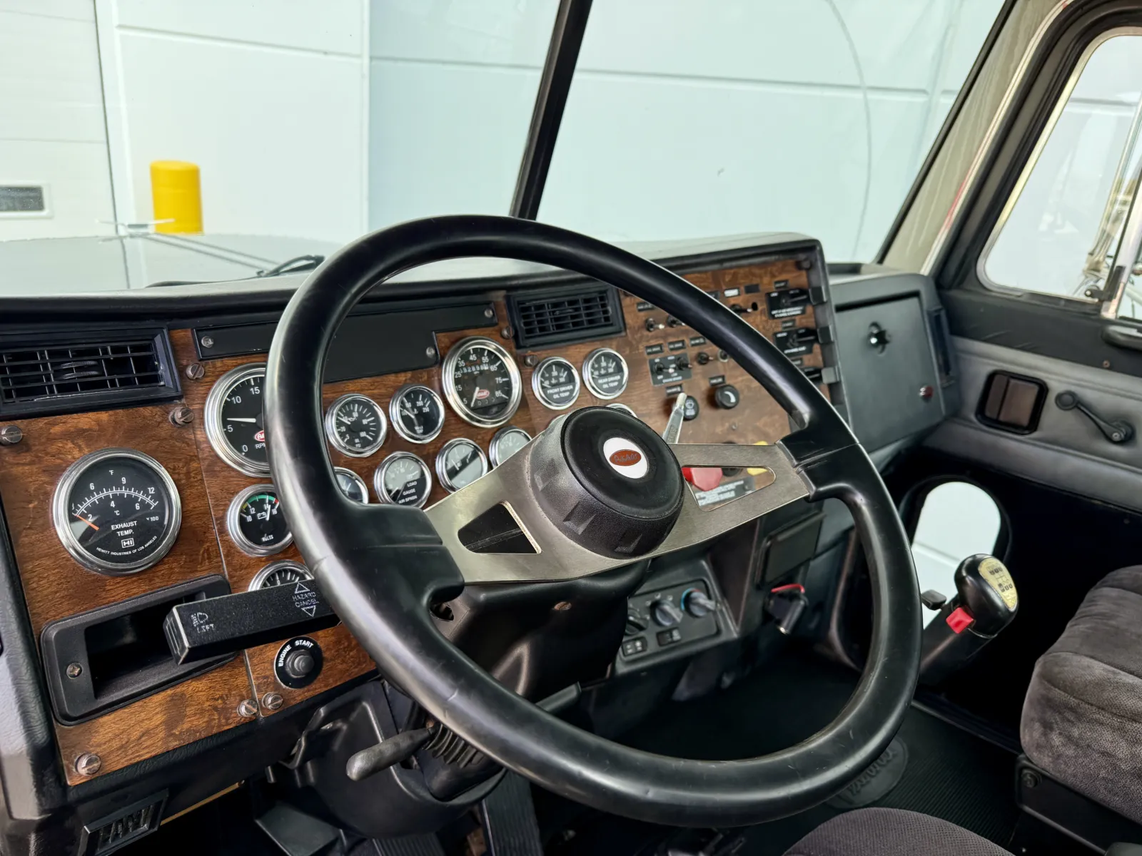 2000 Peterbilt - image 15