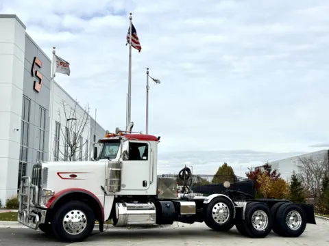 2023 PETERBILT 389 for sale in New Lenox, IL