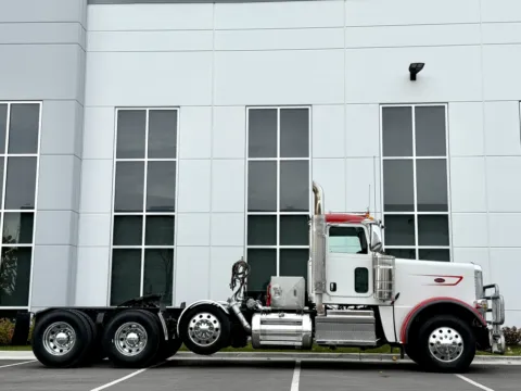 Another view of 2023 PETERBILT 389 for sale in New Lenox, IL at Forge Truck Centers - Illinois