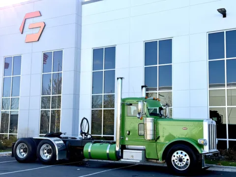 Photos of 2016 PETERBILT 389 for sale in New Lenox, IL at Forge Truck Centers - Illinois