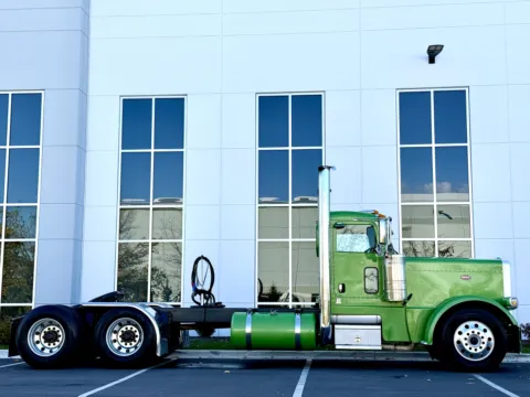 Another view of 2016 PETERBILT 389 for sale in New Lenox, IL at Forge Truck Centers - Illinois