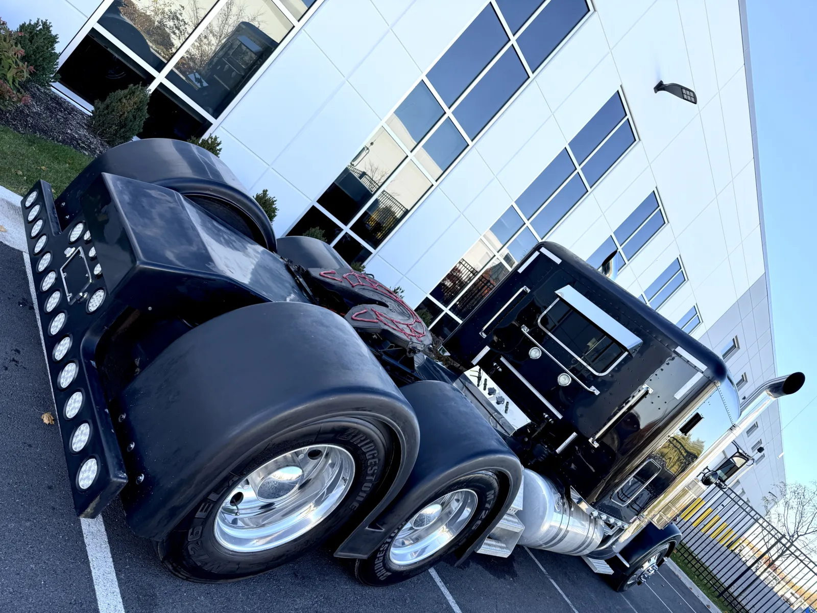 2017 Peterbilt 389 - image 11