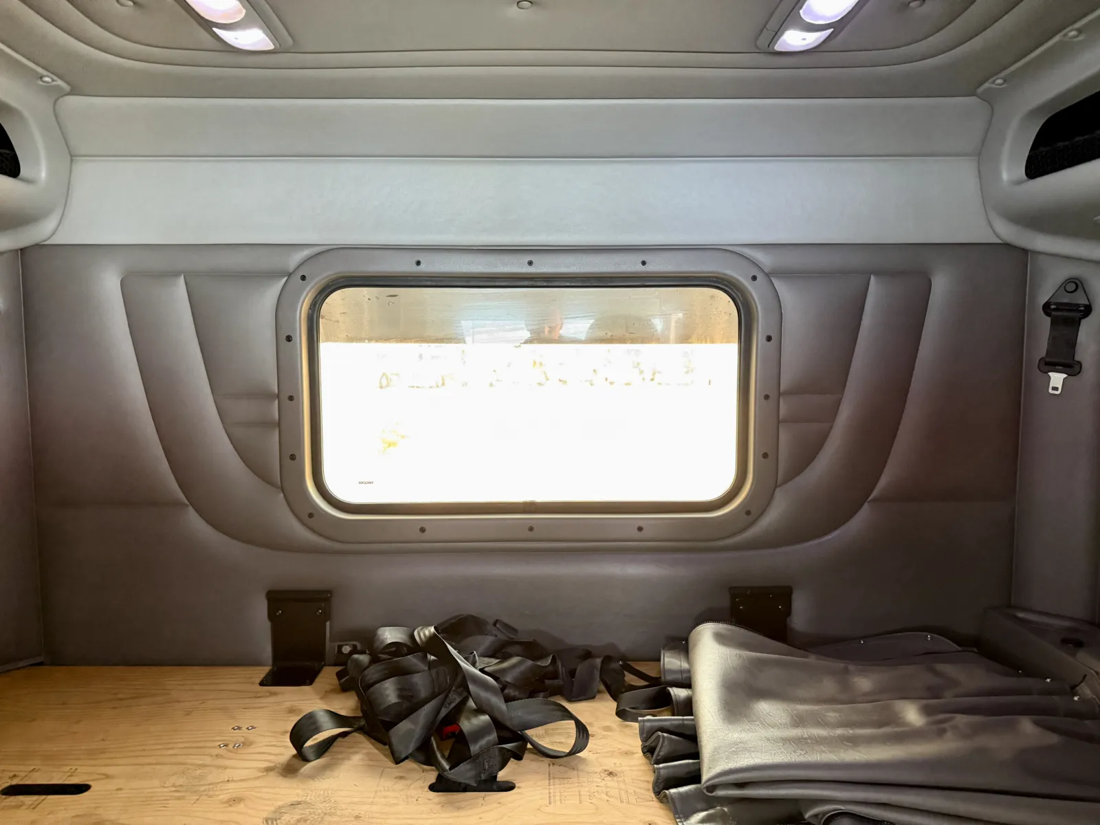 2017 Peterbilt 389 - image 23