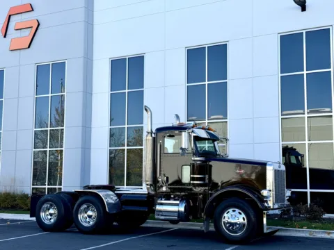 Photos of 2006 PETERBILT 378 for sale in New Lenox, IL at Forge Truck Centers - Illinois