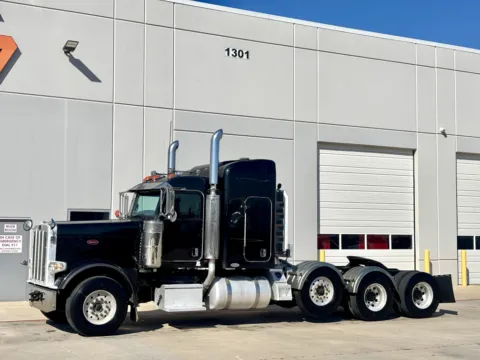 Photos of 2009 PETERBILT 388 for sale in Hutchins, TX at Forge Truck Centers - Texas